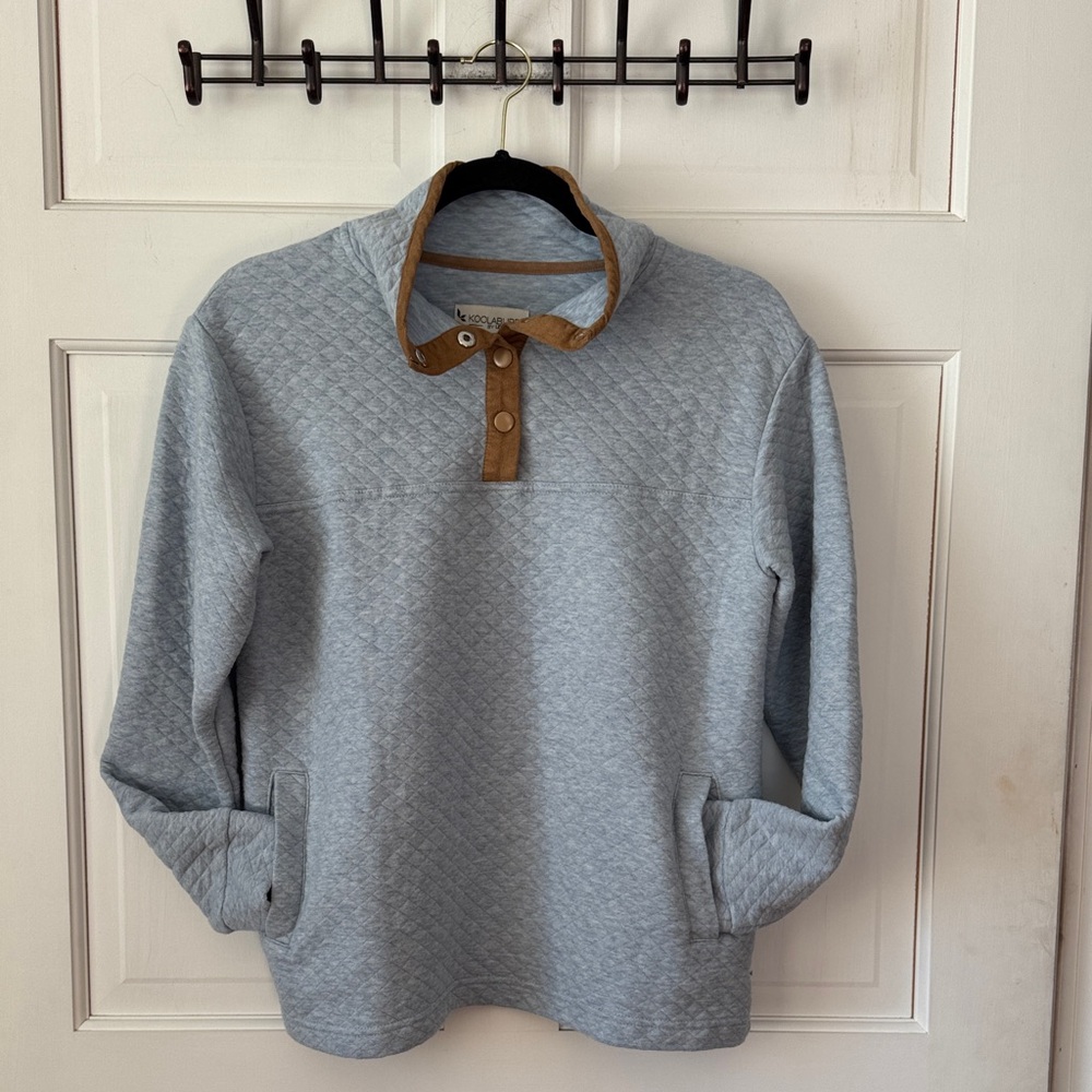 Koolaburra By Ugg Blue Quilted Quarter Snap-Up Sweater with Brown Trim